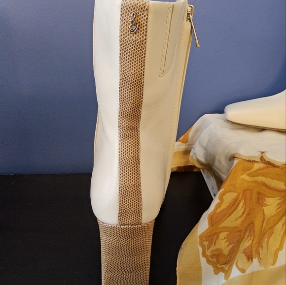 Sam Edelman Anika Modern Ivory Boots with Snake Skin Detail(B6) - Picture 4 of 10